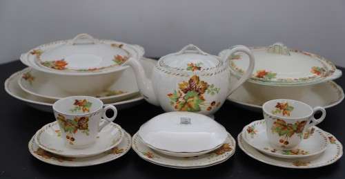 VINTAGE GRINDLEY -CREAM PETAL pattern 1935-1953---english style TEAPOT