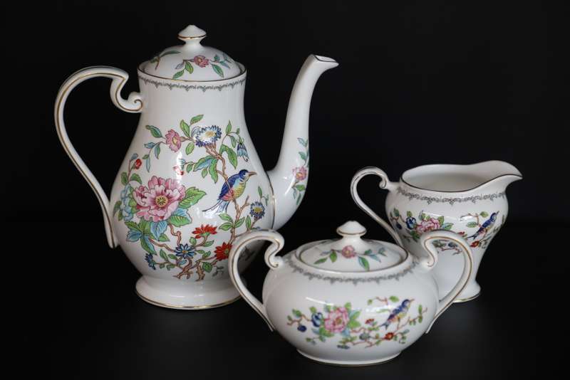 Aynsley -china- -PEMBROKE pattern--Tea/Coffee Pot, sugar basin with lid, milk jug