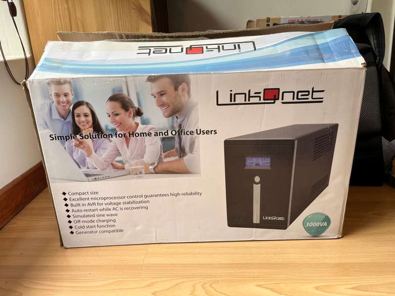 LinkQnet UPS 3000VA/1800W
