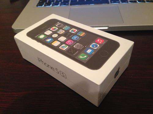 IPHONE 5S 16GB 4G LTE IN SPACE GRAY BRAND NEW SEALED IN THE BOX!