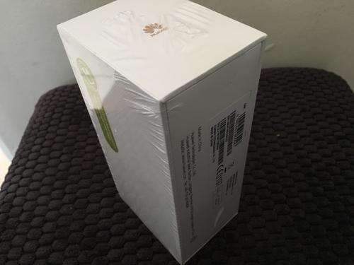 HUAWEI P8 LITE IN WHITE - BRAND NEW SEALED!!!
