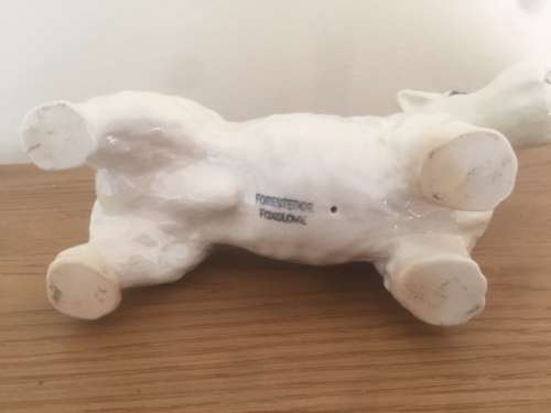 BESWICK-COLLECTABLE SEALYHAM TERRIER !!!!!!