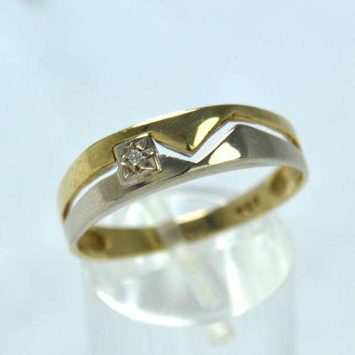 ******9ct Solid GOLD RING with small Diamond***** R 50 DELIVERY CHRISTMAS SPECIAL****