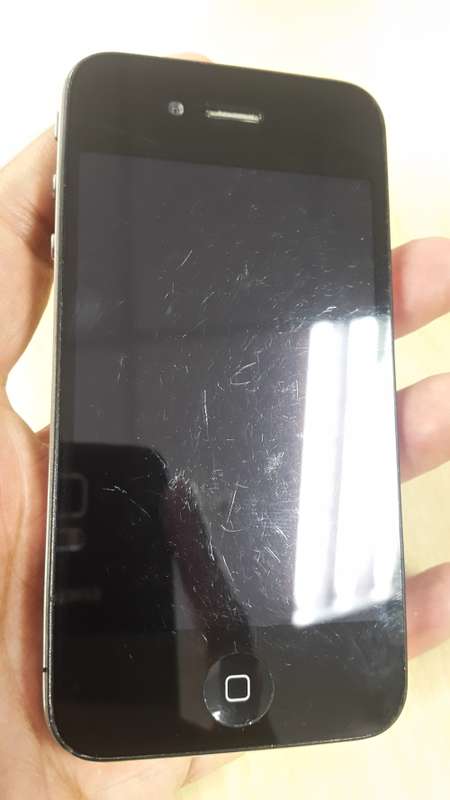 Apple IPhone 4 16GB - Relisting