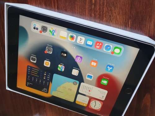 Apple IPad 6 32GB WiFi Only (Please Read)