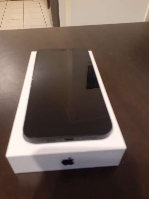 APPLE IPHONE 12 64GB USED LIKE NEW