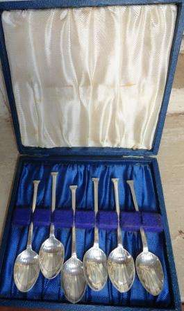 A superb boxed EPNS spoons