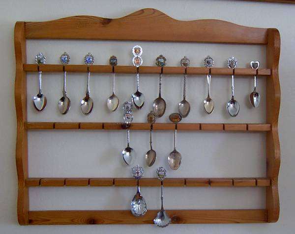 16 TEASPOONS IN AN OREGON PINE SPOON  HOLDER