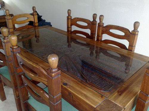 Dining room table, 6 chairs and dresser
