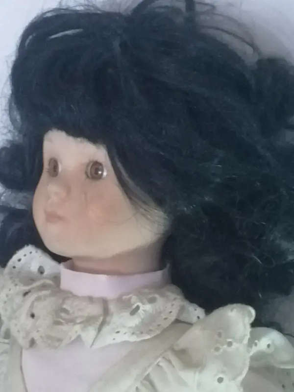 STUNNING VINTAGE PORCELAIN DOLL - VERY NEED