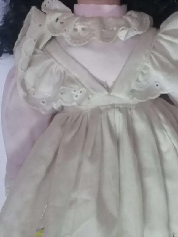 STUNNING VINTAGE PORCELAIN DOLL - VERY NEED