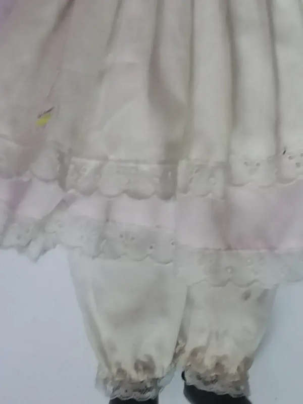 STUNNING VINTAGE PORCELAIN DOLL - VERY NEED