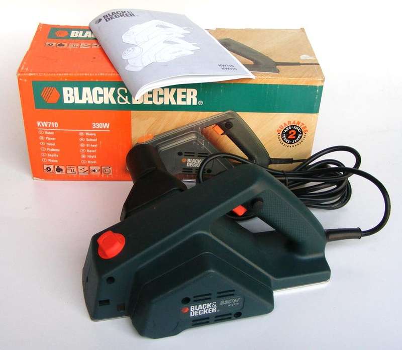 Almost new Black&Decker 330W hand planer - Made in England