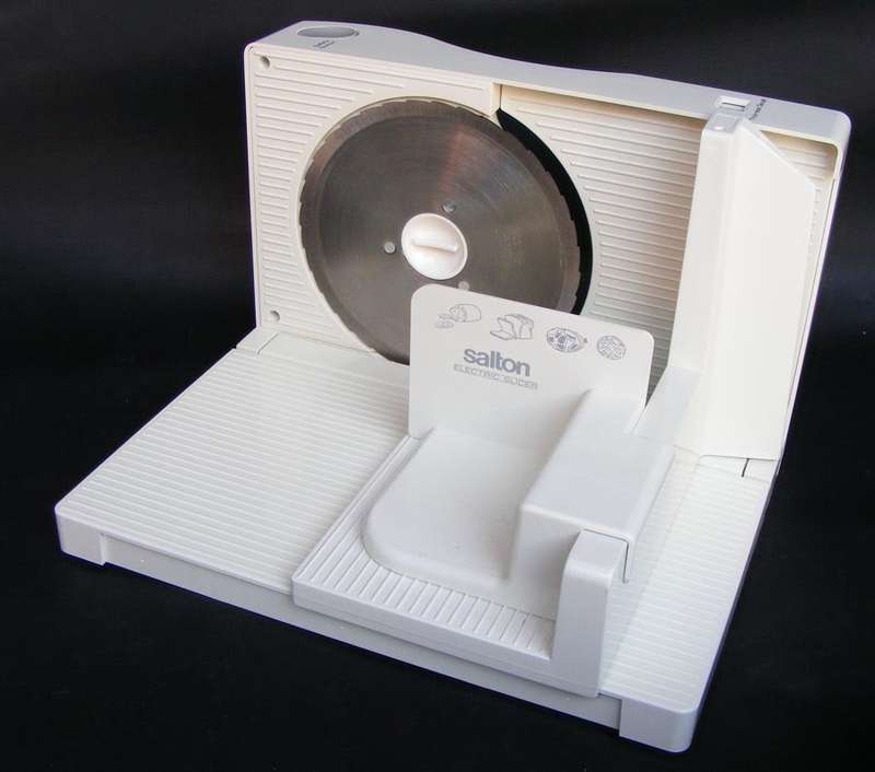 Salton electric slicer in excellent condition