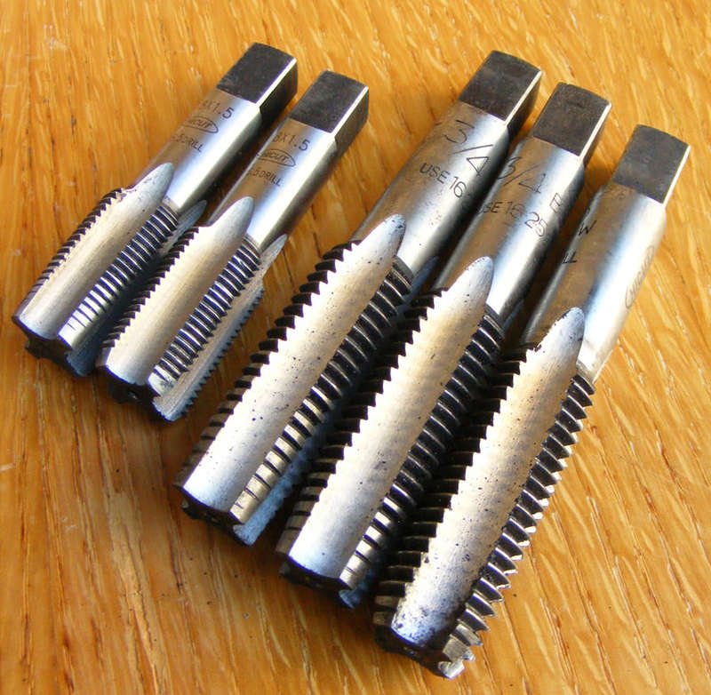 HICUT 3/4 10BSW tap set - hardly used + 2x 19x1.5 taps