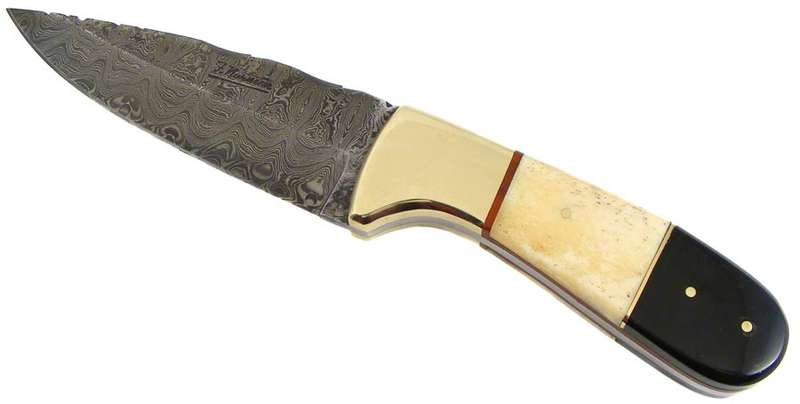 Genuine Custom Damascus Blade Hunting Knife - Hand Forged 58 HRC, 427 gram - Horn and bone handle