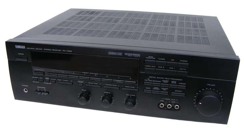 YAMAHA RX-V590 Dolby Pro Logic Amplifier - 5.1 Ch Surround - 75W front & Rear - Excellent condition