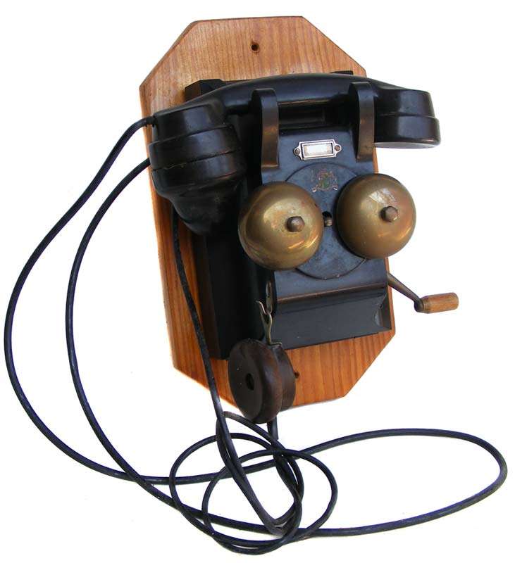Old Ericsson "Nommer asseblief" Bakelite Hand Crank wall mount Telephone - Great condition