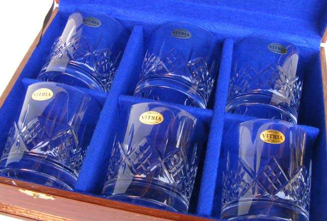 VITRIA Hand Cut Lead Crystal 6 Whiskey Glass set in wooden box - Unused