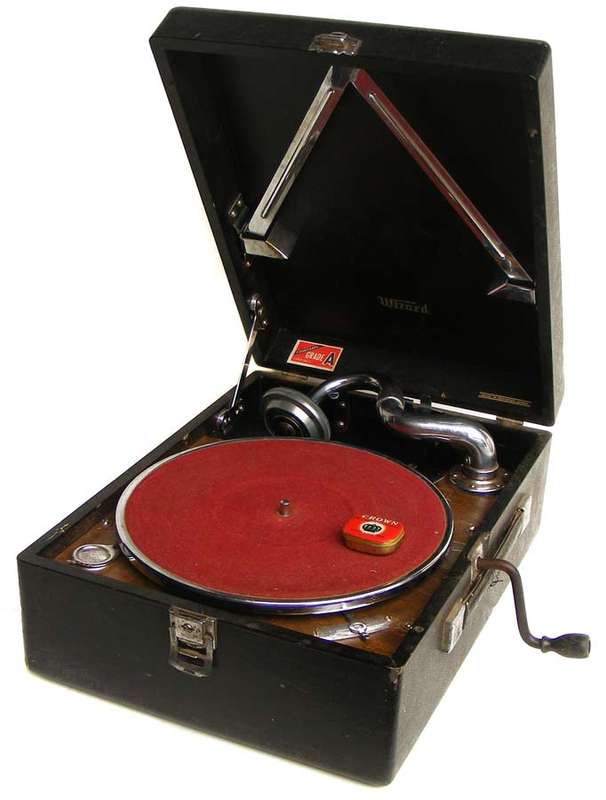 Vintage Wizard gramophone/phonograph - Made in occupied Japan-1940's - working