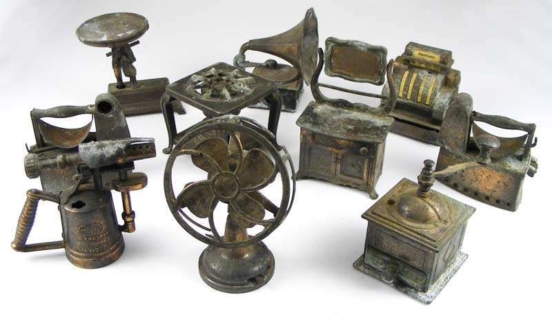 Lot of 10 pencil sharpener ornaments - Durham Industries, Spanish made ones