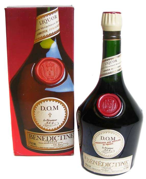 Vintage D.O.M. Benedictine liqueur from France - Great condition in box