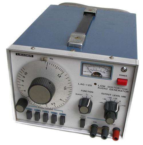 Vintage Leader low distortion audio generator - Excellent and 100% working condition