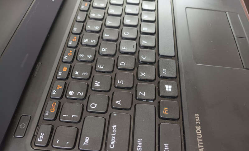 Dell Latitude 3330 13.3 Inch , 240Gb SSD Drive, i3 , 4GB ram , windows 10 pro