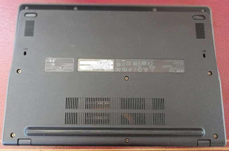 Acer Chromebook 11 C771 , 4GB Ram  , 32GB Storage , 11.6 Screen , wifi , webcam - long battery life