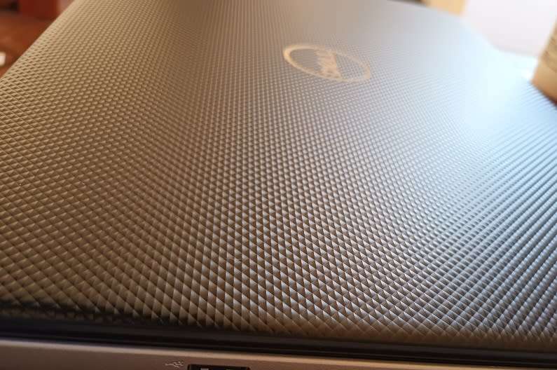 Dell Vostro 2521 i5 , 8Gb ram , 256GB SSD , 15.6 Screen - Office 2021 pro-good battery