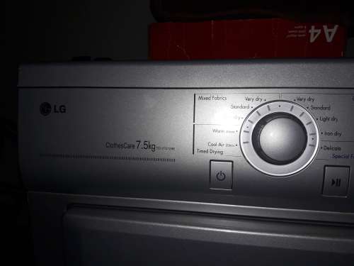 LG 7.5KG TUMBLE DRIER- SILVER FINISH -BUYER MUST COLLECT- NO DELIVERIES