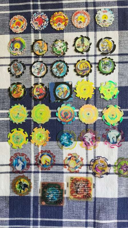 Beyblade tazos