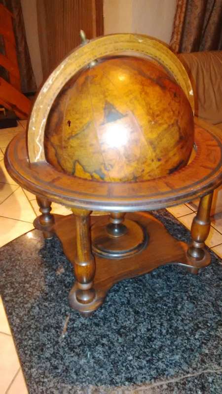 VINTAGE WORLD GLOBE
