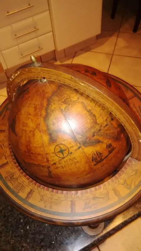VINTAGE WORLD GLOBE