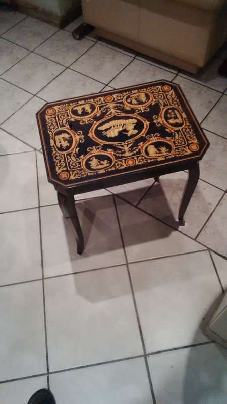 MUSICAL JEWELLERY BOX/ TABLE