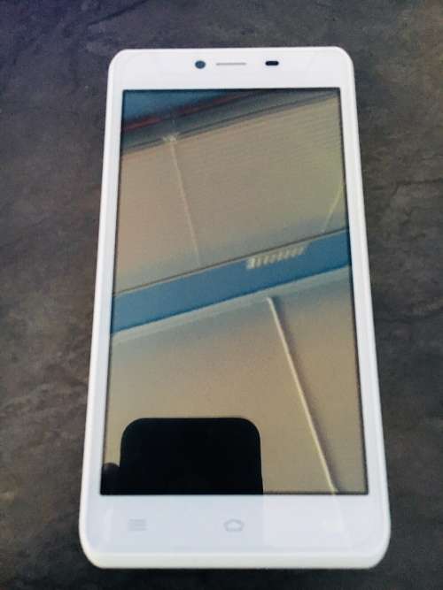 Mobicell SHIFT 5" - White