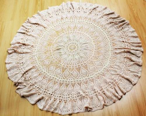 WOW !! ( EXTRA LARGE ) VINTAGE VERY FINE LIGHT BROWN CROCHET ROUND TABLE CLOTH  !! LOOK!!!