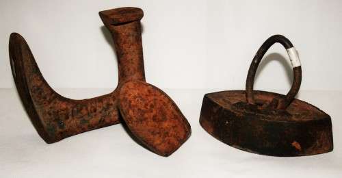 WOW ! TWO DIFFERENT LARGE ANVIL TYPE WEIGHTS ! VERY HEAVY ! LOOK !