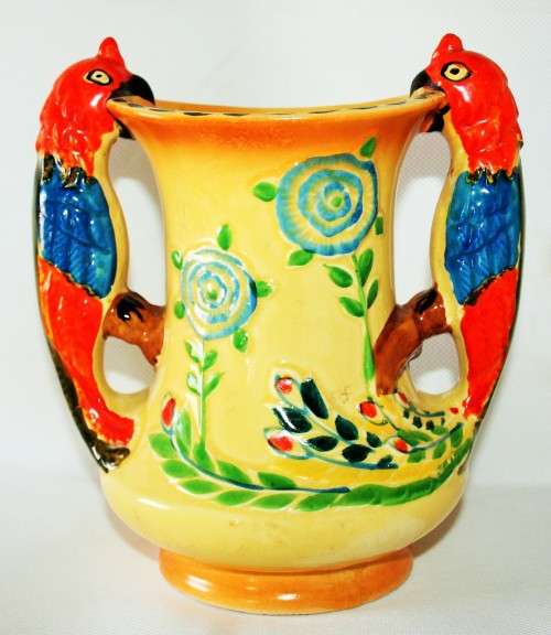 *ART DECO* BEAUTIFUL ART DECO PORCELAIN DOUBLE PARROT HANDLE VASE !
