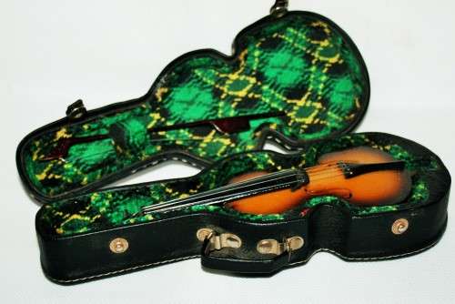 *MINIATURE VIOLIN*UNUSUAL REALISTIC MINIATURE VIOLIN IN LEATHER CASE !!