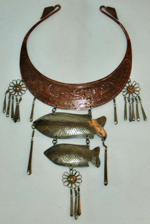 *HILL TRIBE *VINTAGE MIAO CHINESE BULKY HILL TRIBE COPPER AND LOW GRADE SILVER CHOKER NECKLACE !