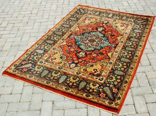*PERSIAN* LARGE GENUINE SOFT WOOL OLD ISFAHAN PERSIAN CARPET !
