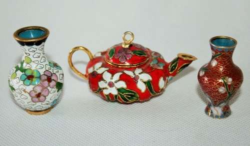 *CLOISONNE*LOT OF THREE MINIATURE CLOISONNE ITEMS !