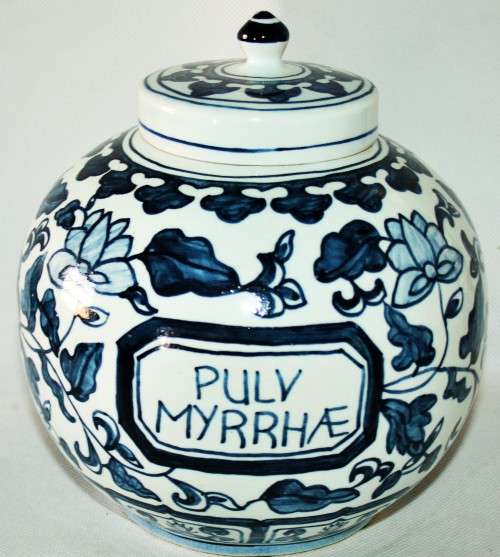*VOC*UNUSUAL HAND PAINTED VOC PORCELAIN CONTAINER WITH LID !