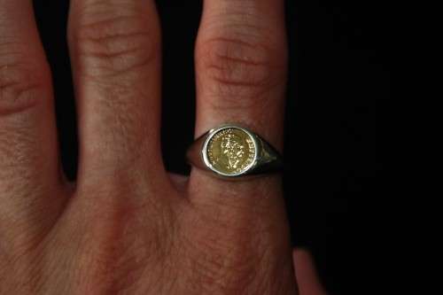 *RING*UNISEX STERLING SILVER RING WITH 9 CT YELLOW GOLD MEXICAN COIN