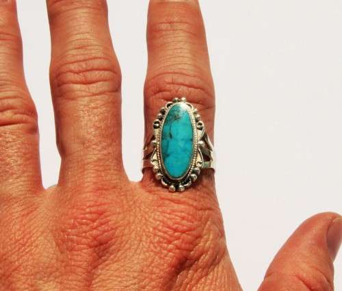 *RING*LARGE VINTAGE STERLING SILVER AND TURQUOISE ADJUSTABLE RING