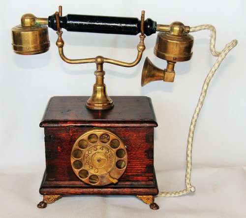 *ERICSSON*WOW!!! SUPER RARE "TELFON A.B.L.M ERICSSON STOCKHOLM" WOOD AND BRASS PHONE - VALUE R7500