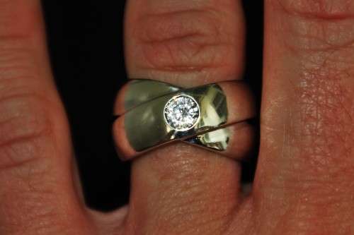 *RING*WOW !UNUSUAL & BEAUTIFUL AND BULKY STERLING SILVER AND CZ DESIGNER RING