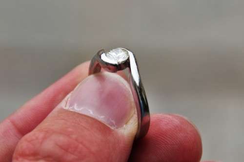 *DIAMOND*WOW!!!! VERY HIGH QUALITY/GRADE DIAMOND SET IN 18 CT WHITE GOLD - VALUTAION R39 800.00