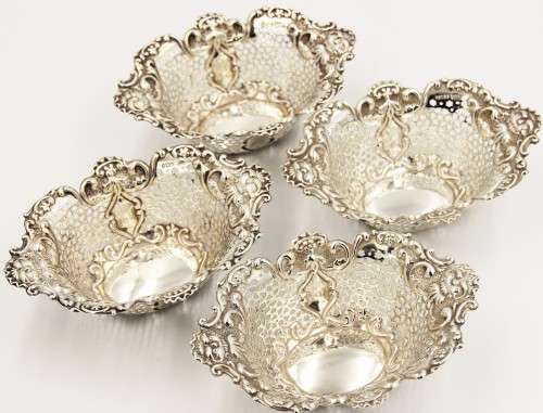 *SILVER*WOW LOT OF FOUR MATCHING HALLMARK SILVER PIERCED BON BON DISHES BY WALKER & HALL-HIGH VALUE